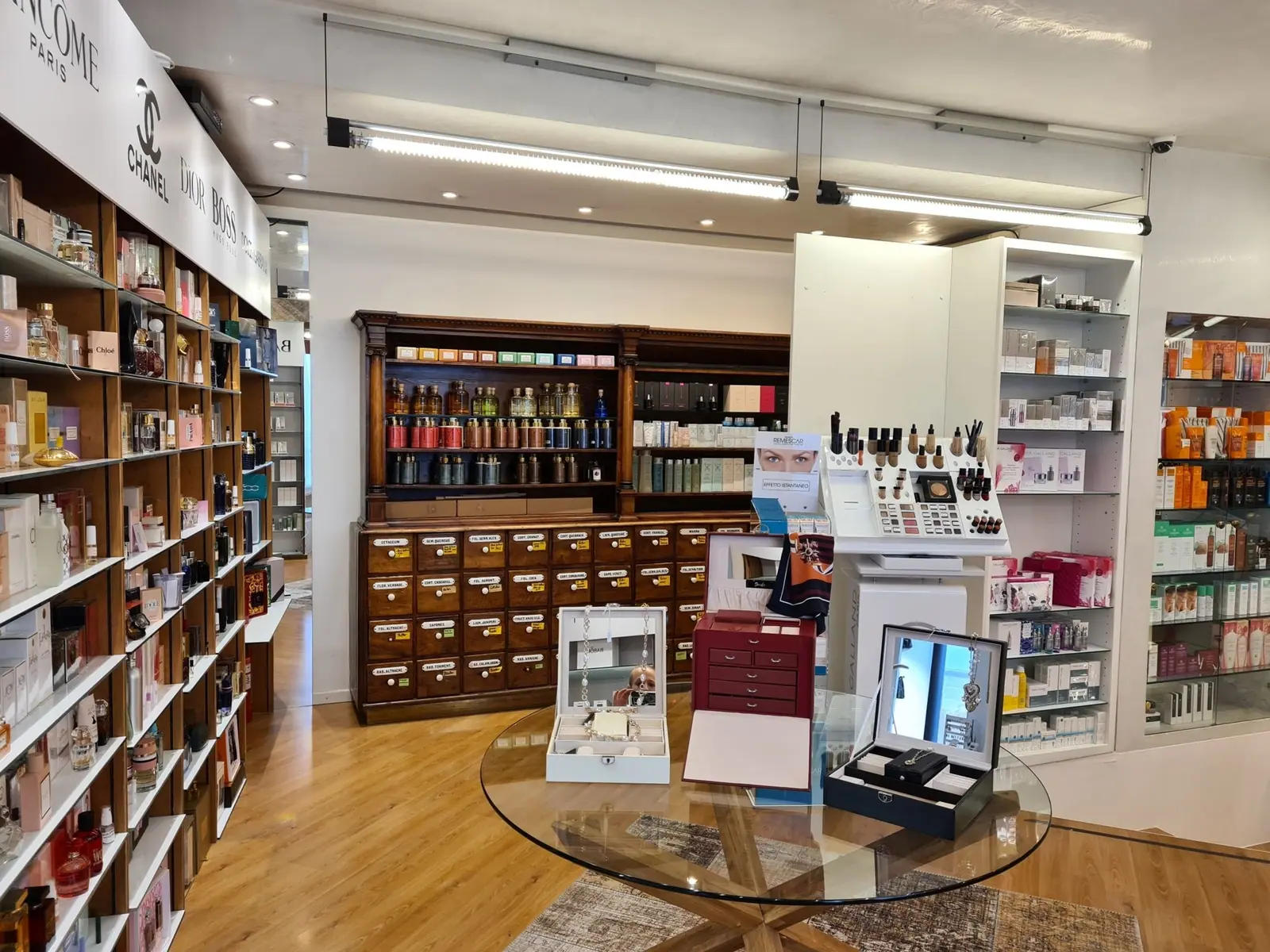 Kosmetiksalon/Geschäft/Studio am Hauptplatz von Schlanders, Schlanders